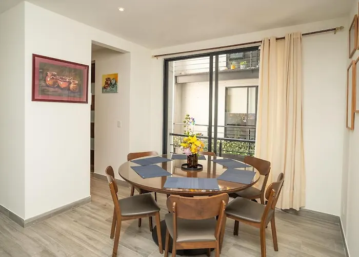 Modern 2 Bedroom Apartment With Gym And Pool